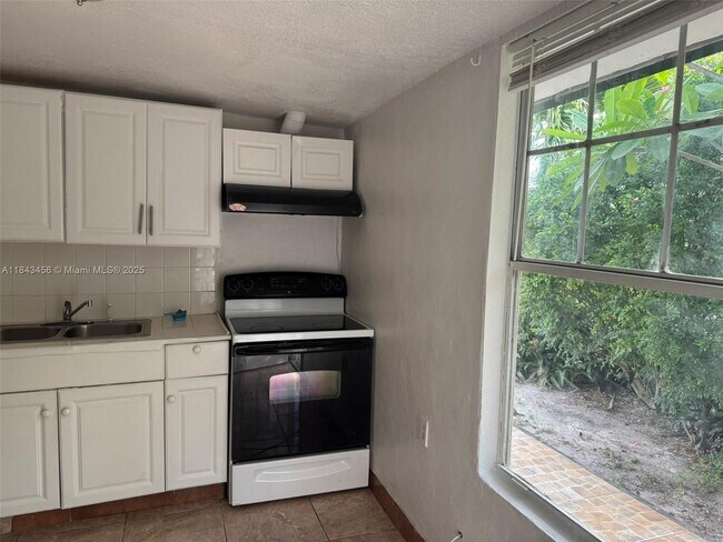 Foto del edificio - 450 SW 22nd Ave