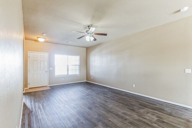 Building Photo - Welcome to Your Dream Home!