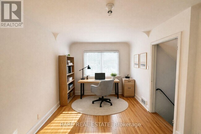 Photo du bâtiment - 46 Dunblaine Ave