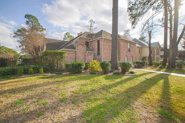 Building Photo - 6803 Fawncliff Dr