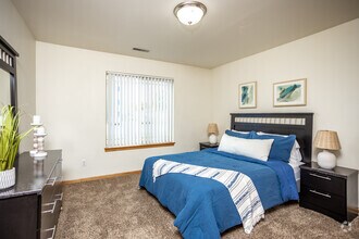 2BR, 1BA - 925 SF - Wheatland Condos