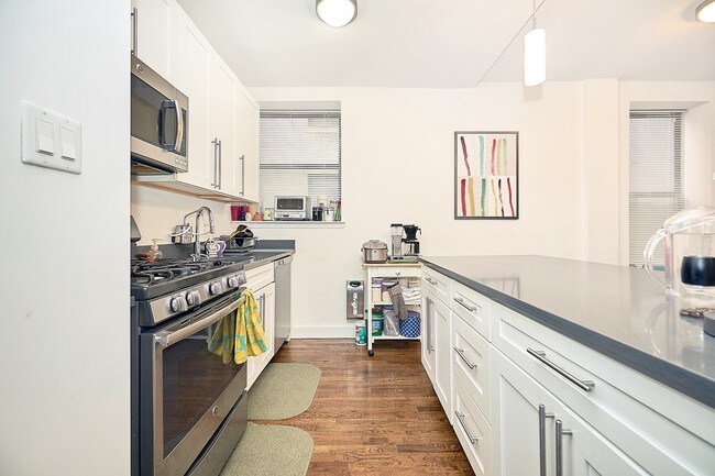 Building Photo - 315 W 113th St