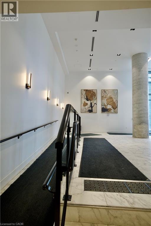 Photo du bâtiment - 15 Wellington St S