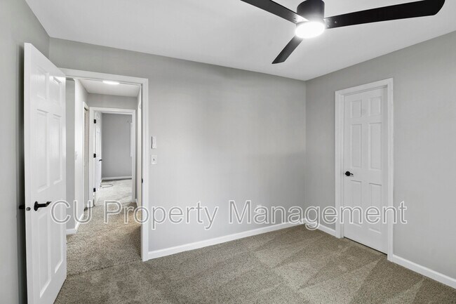 Foto del edificio - 1203 Dean Dr
