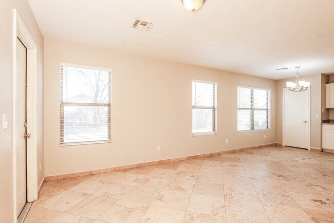 Foto del edificio - 4630 N 91st Dr