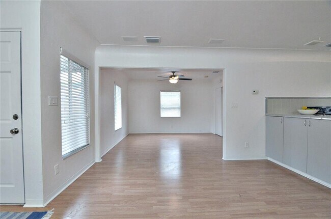 Foto del edificio - 1119 1/2 14th St North-