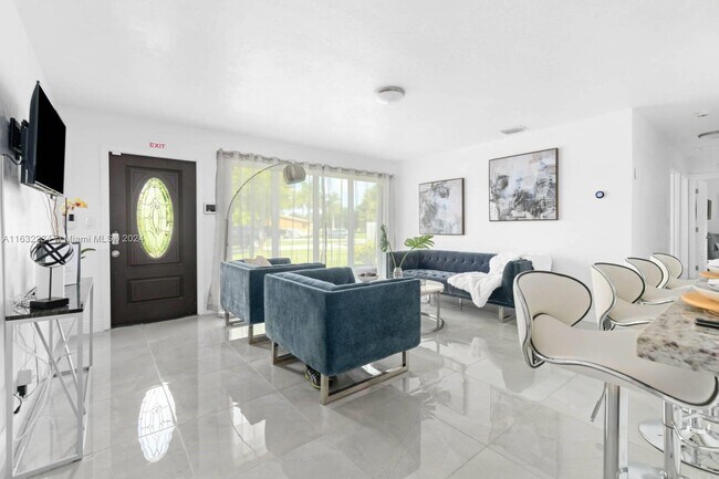 Foto del edificio - 3632 SW 17th St