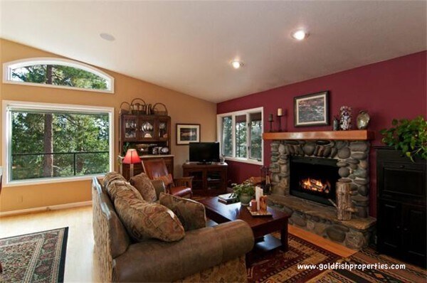 Foto del edificio - Incline Village: House - 4 Bedrooms, 3.5 B...