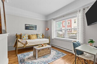 Building Photo - 3 Bond St