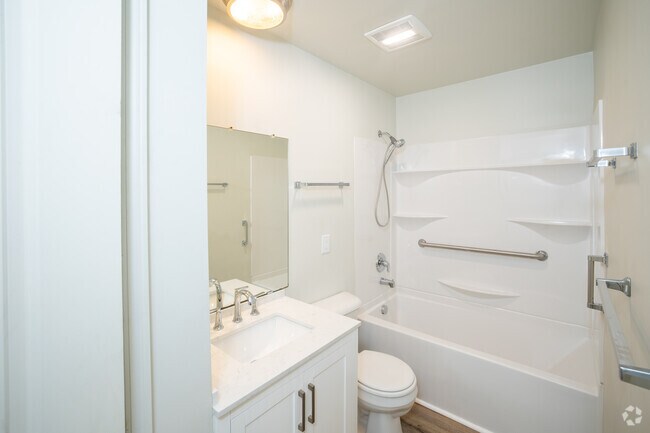 1 habitación, 1 baño - 1000 pies cuadrados - Baño - Stonyridge Manor Apartments