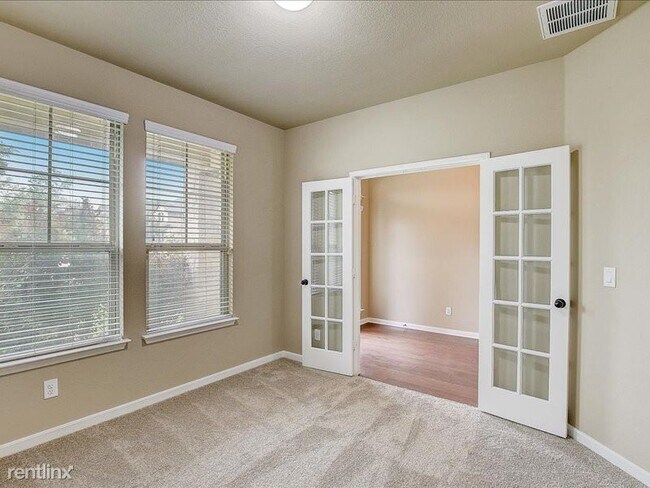 Building Photo - 4 br, 2.5 bath House - 710 Palo Duro Loop
