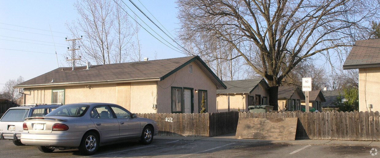 Foto del edificio - 826-838 Carmelita Ave