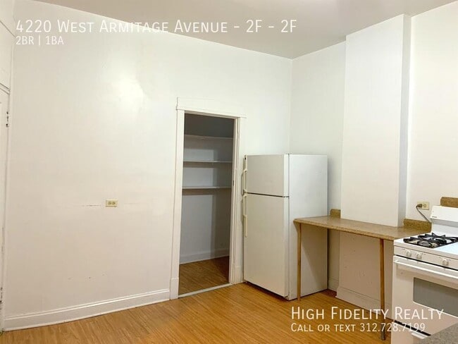 Building Photo - 4220 W Armitage Ave