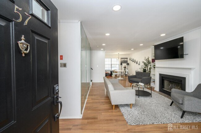 Building Photo - 57 Boston St