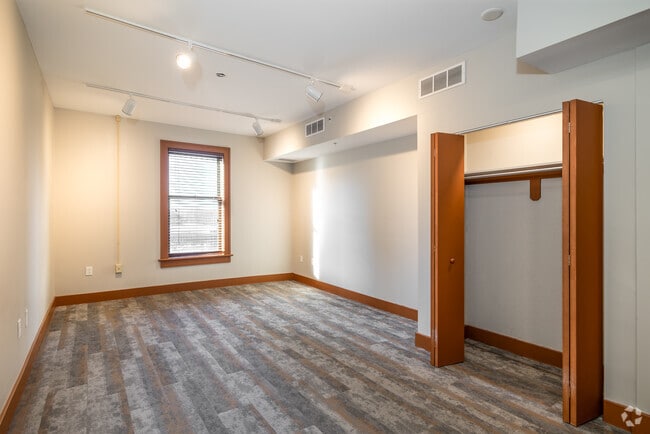 2BR, 2BA -1,100-1,375SF - Primary Bedroom - Gothic Apartments