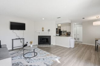 Building Photo - 2301 Deer Path Cir