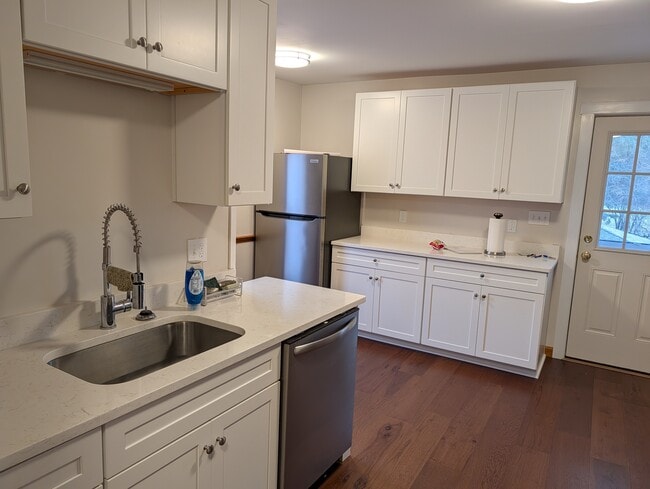 Kitchen - 4 Rutland St