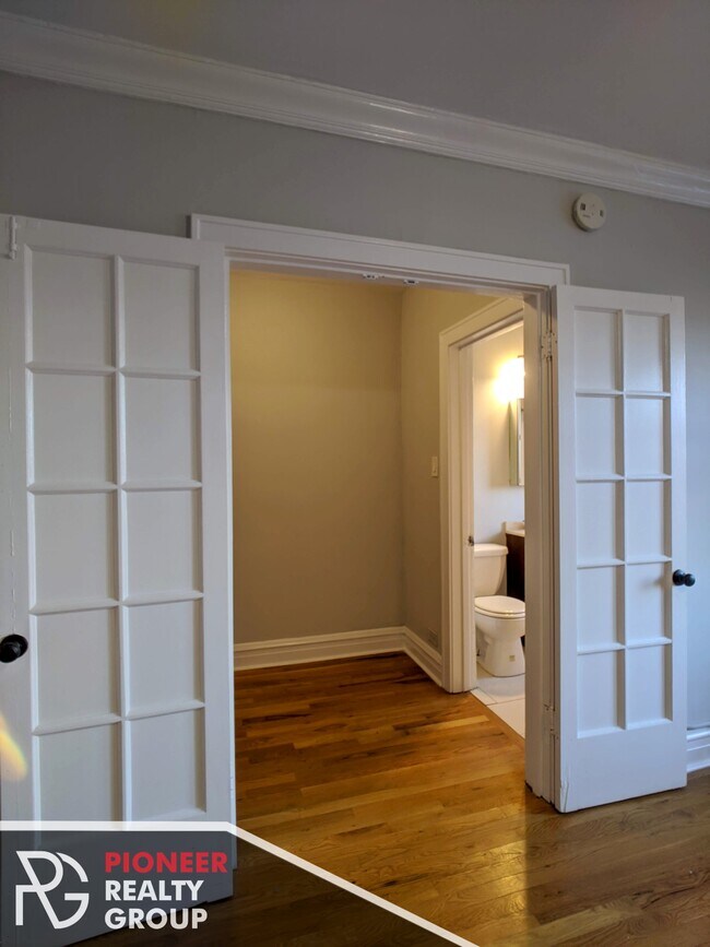 Foto del edificio - 4737 N Hermitage Ave