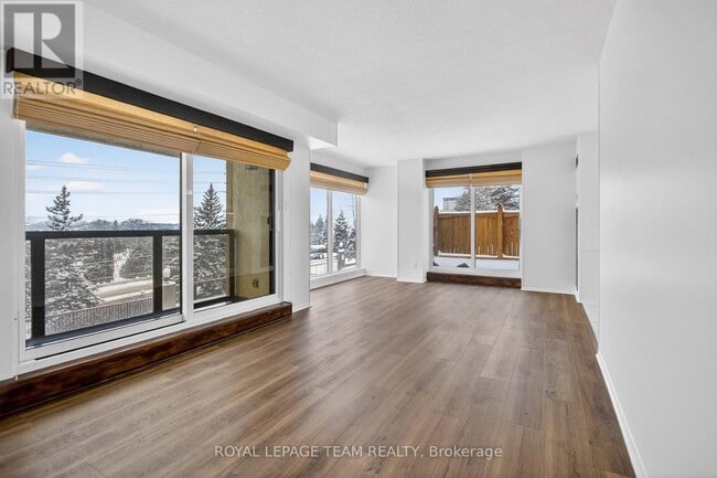 Photo du bâtiment - 545 St. Laurent Blvd