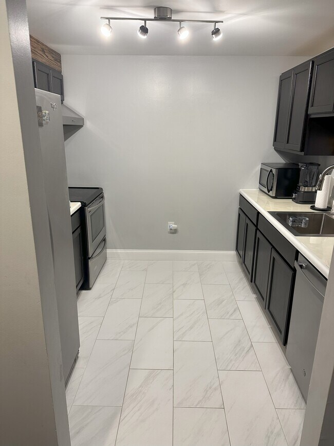 Foto del edificio - 2 Marc Dr