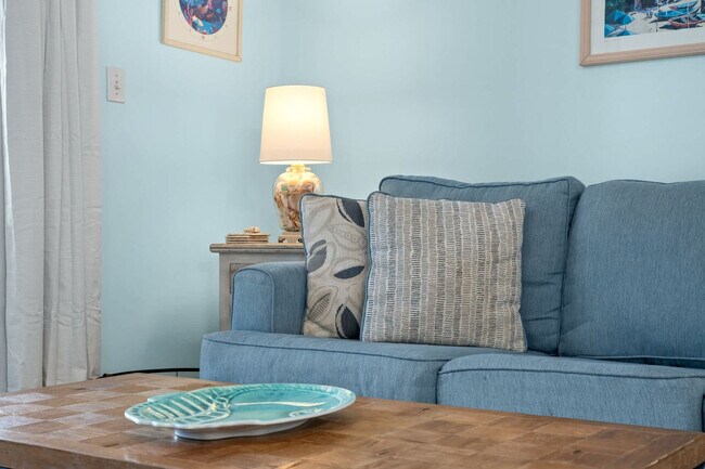 Building Photo - 2396 Highway 2378-SI ID1285915P