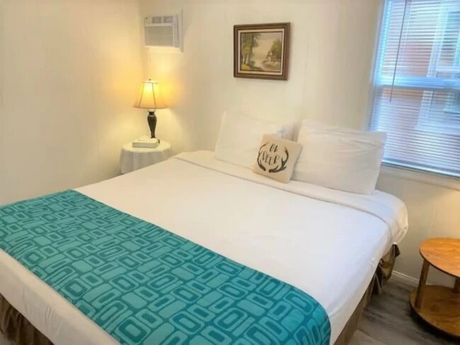 Foto del edificio - 877 Tulip Ln