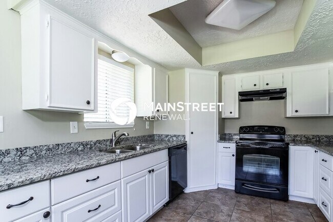 Foto del edificio - 3 Bedroom Pet-Friendly Home in Porter, TX ...