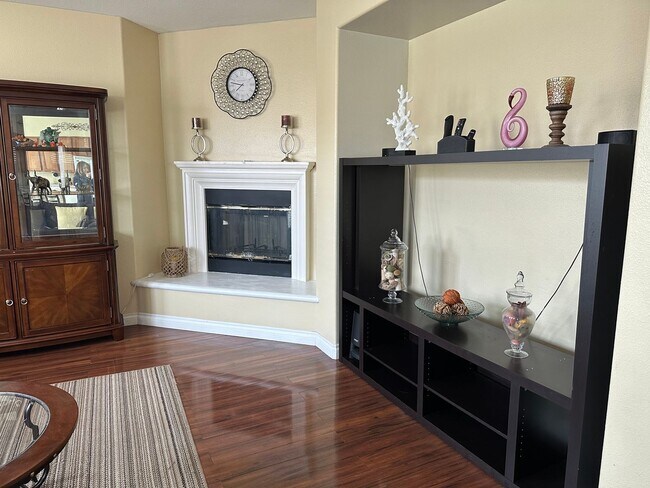 Building Photo - 6864 Buchet Dr