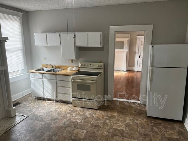 Building Photo - 1603 Highland Ave