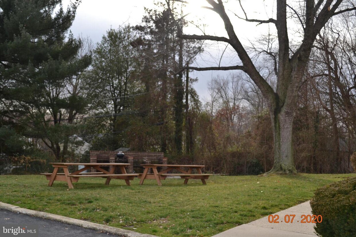 Primary Photo - 224 Pennell Rd
