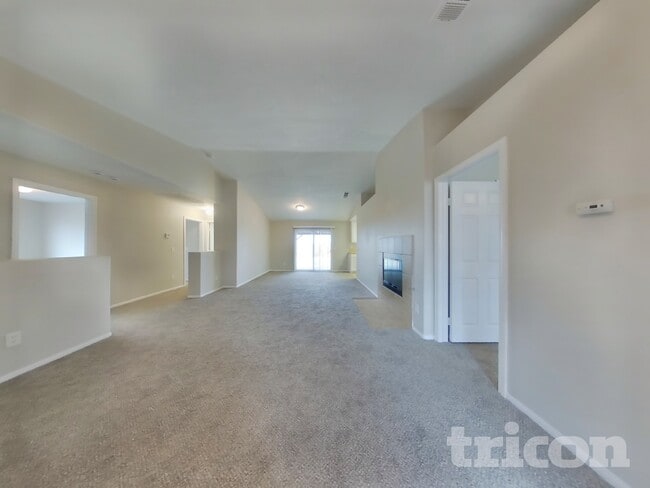 Building Photo - 16348 Appletree Ln