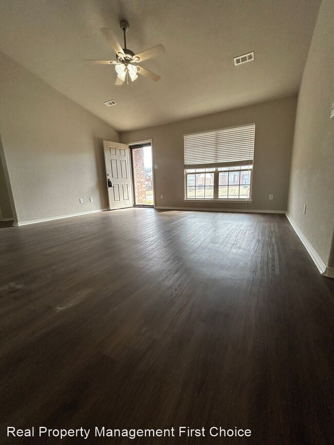 Foto del edificio - 3 br, 2 bath House - 8105 Huntington Way