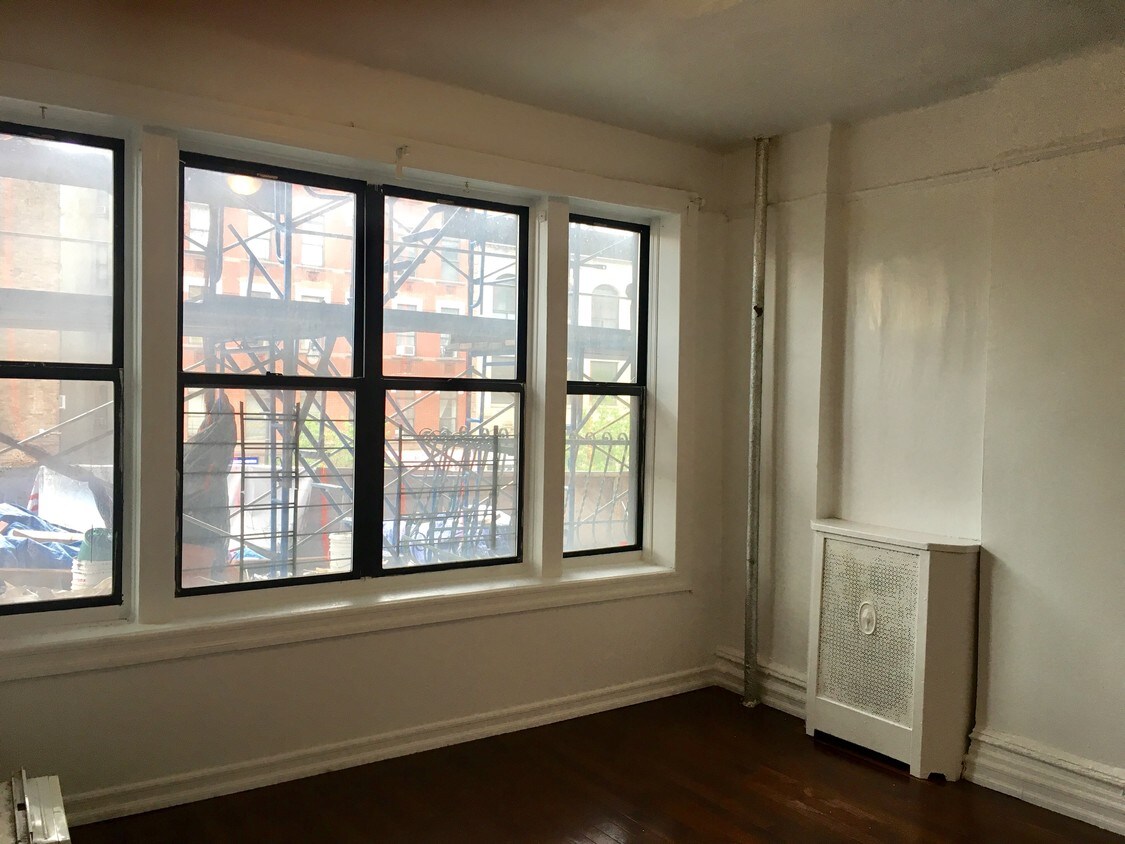 Foto principal - 108 E 116th St