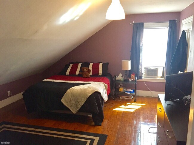 Building Photo - 3 br, 1 bath  - 174 Mountain Ave
