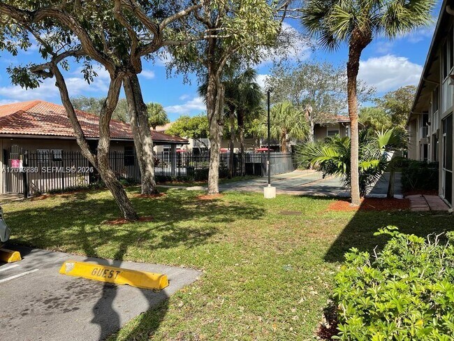 Building Photo - 8750 Royal Palm Blvd