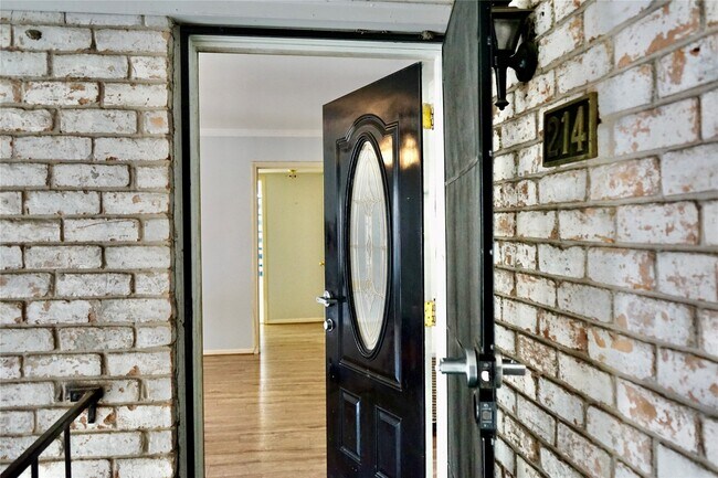Building Photo - 7900 Westheimer Rd