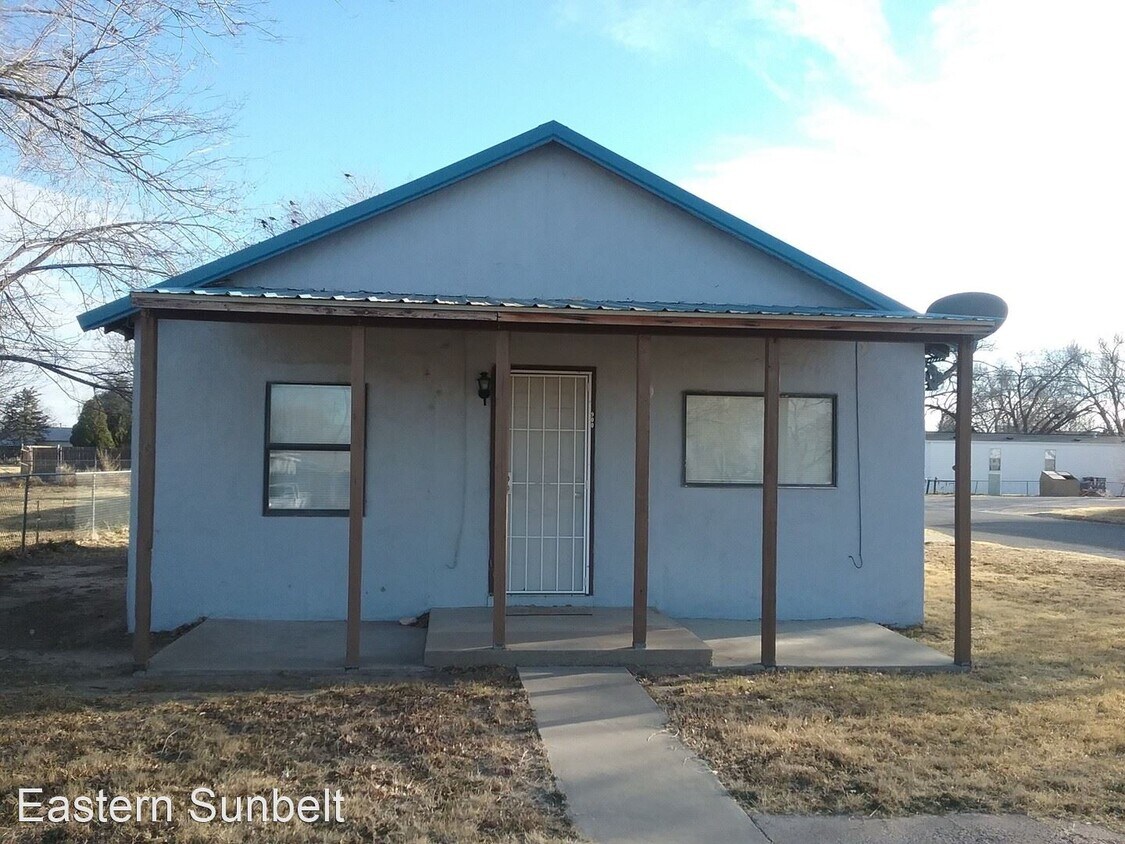 2 br, 1 bath House 900 East Danube Street House Rental in Portales