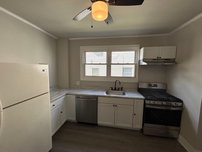 Photo - Washington Street Apartment