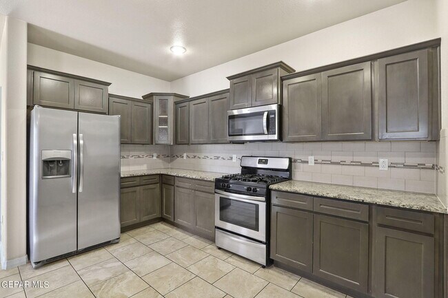 Foto del edificio - 14832 Bert Cameron Ave