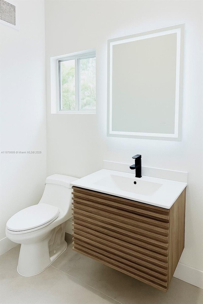 Foto del edificio - 907 SW 15th Terrace