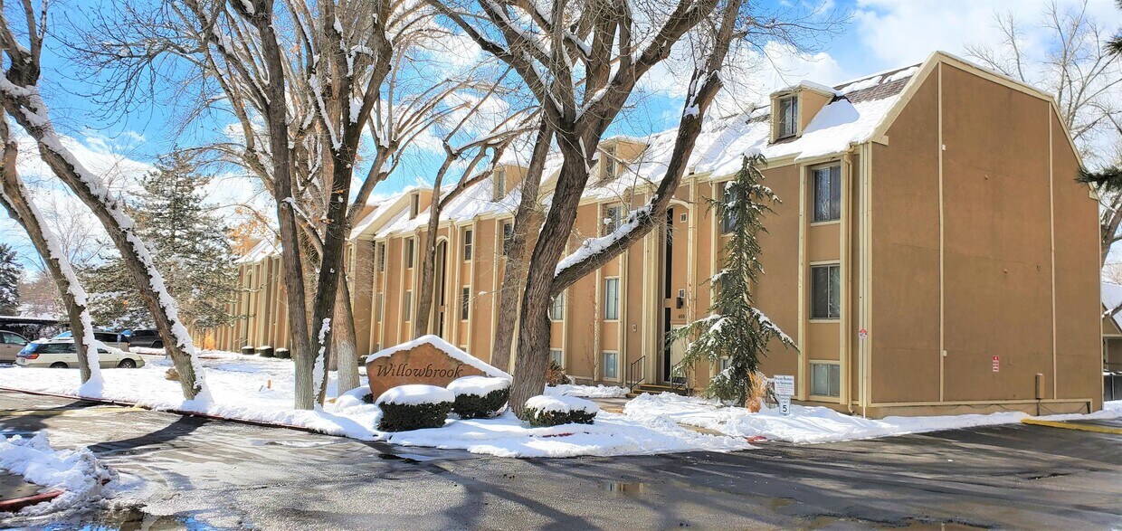 Primary Photo - 425 E Creekside Cir