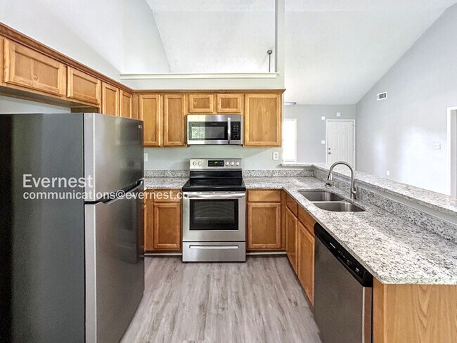 Foto del edificio - 242 Bridgeport Ln