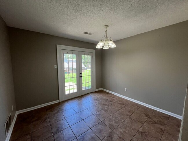 Foto del edificio - Renovated 3 Bedroom 3 Bath Townhome for Rent!