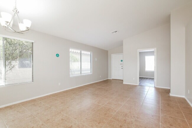 Building Photo - 14758 N 148th Ave