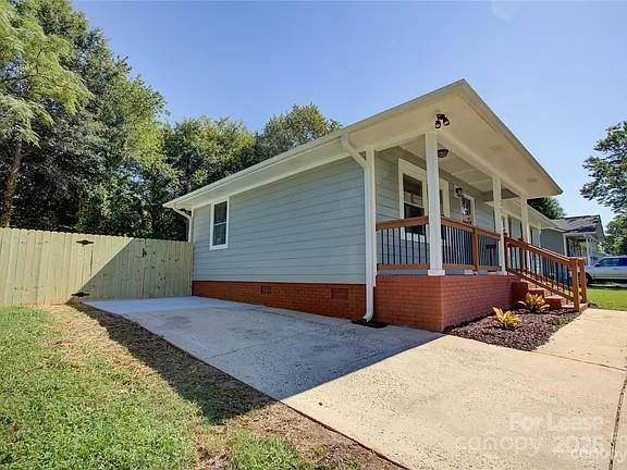 Building Photo - 1208 Fontana Ave