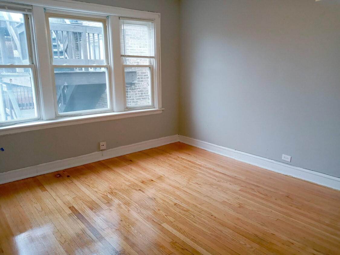 Building Photo - 2408 W 66th St