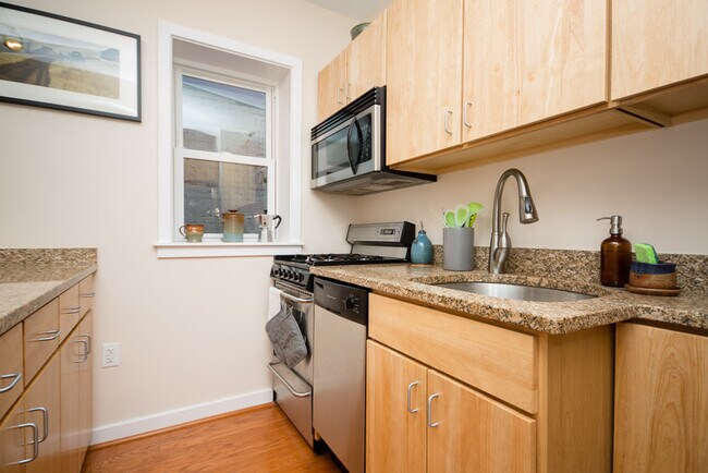 Building Photo - 3534 10th St NW