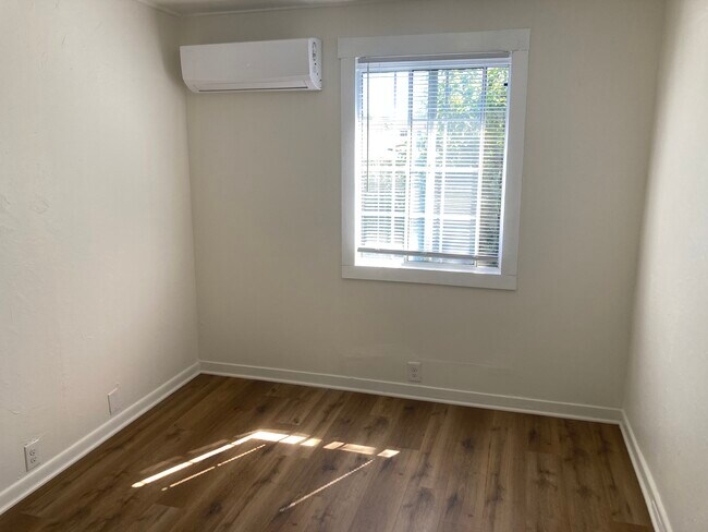 Bedroom - 313 Fischer St