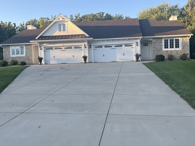 Building Photo - 1276 Jensen Ct