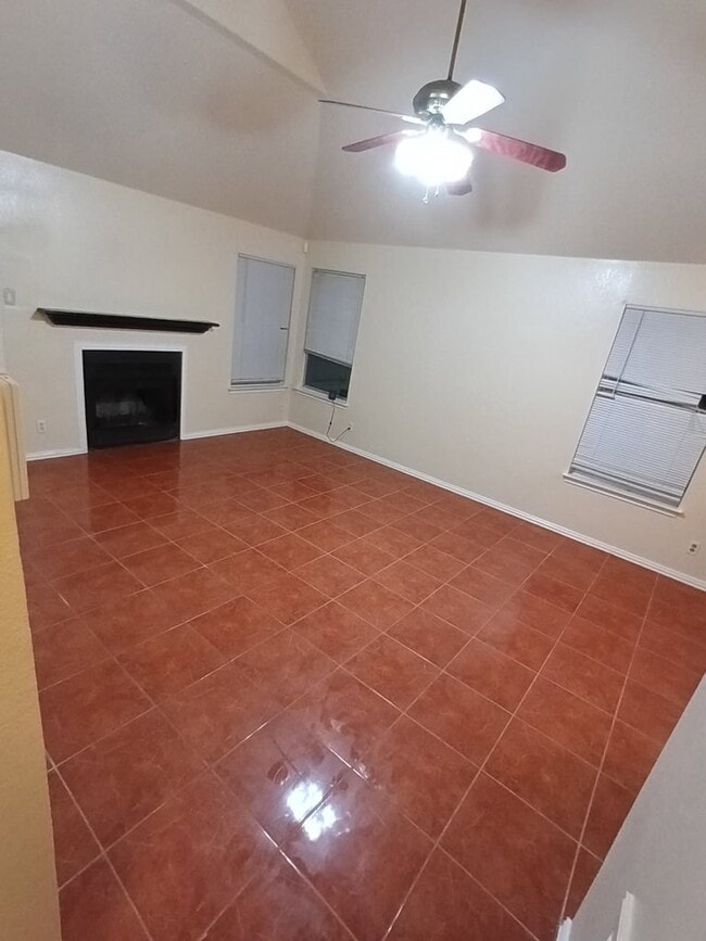 Building Photo - 2701 Willow Springs Rd